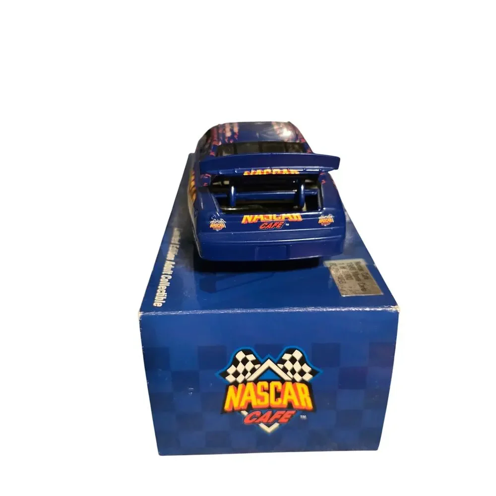1998 NASCAR Cafe Monte Carlo Action 1:24 Diecast 1/3900